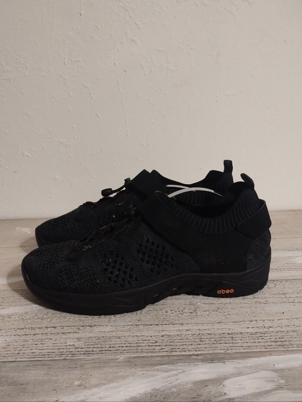 Abeo Edgar neutral athletic water hiking outdoor shoes U.S.A men's size 11